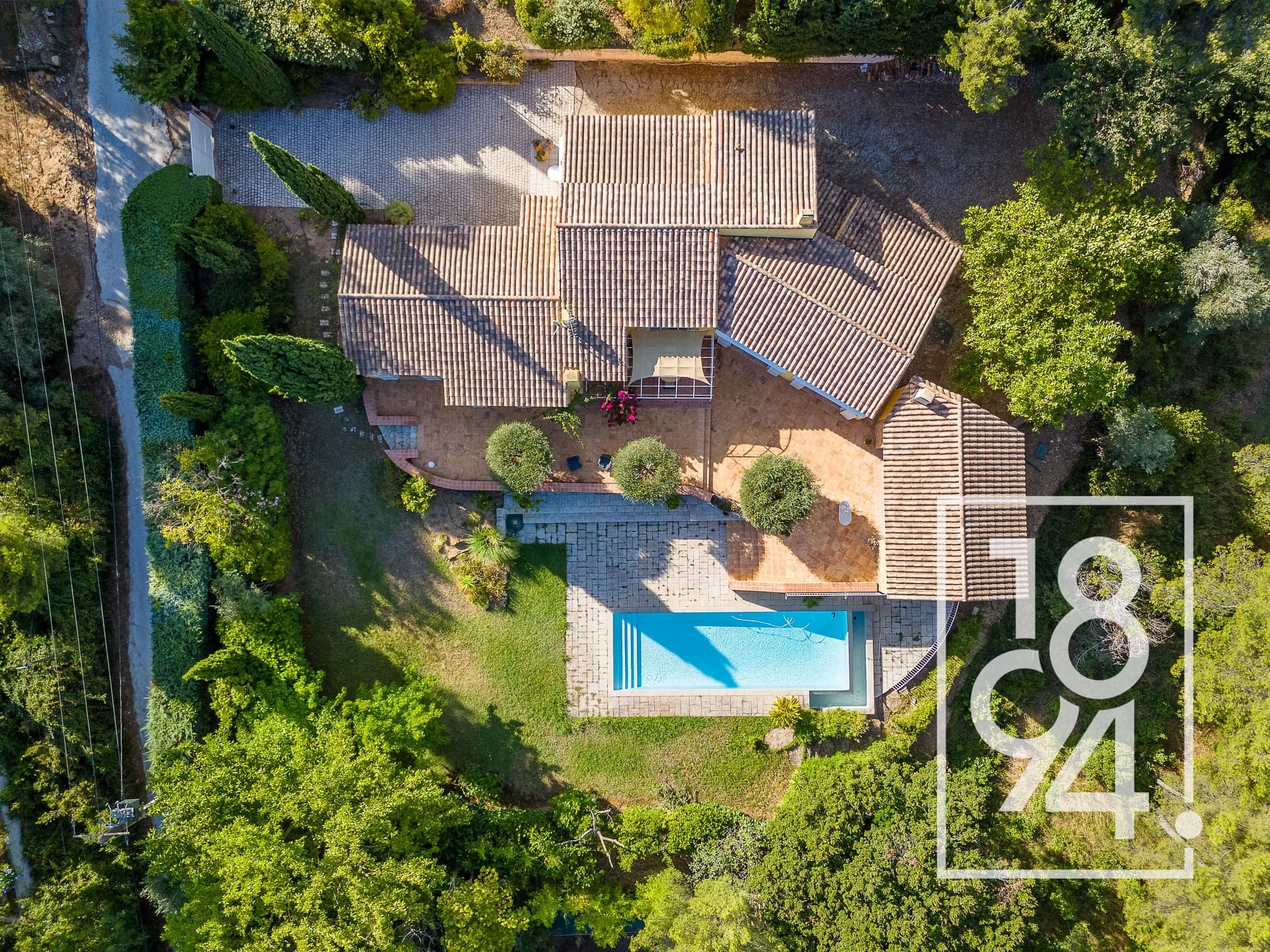 À vendre | Saint-Cyr-sur-Mer | Maison 224 m² | Piscine | Dépendance