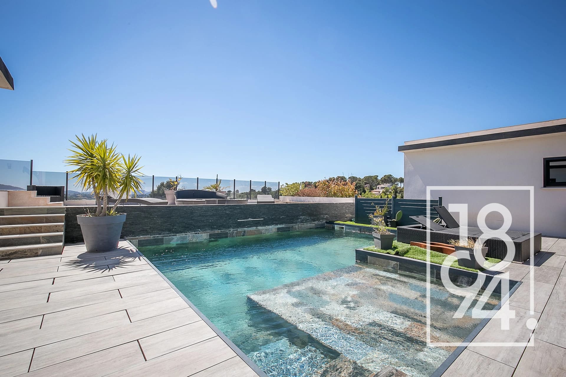 Maison à vendre Marseille 13013, Château-Gombert, 300 m², piscines, dépendances