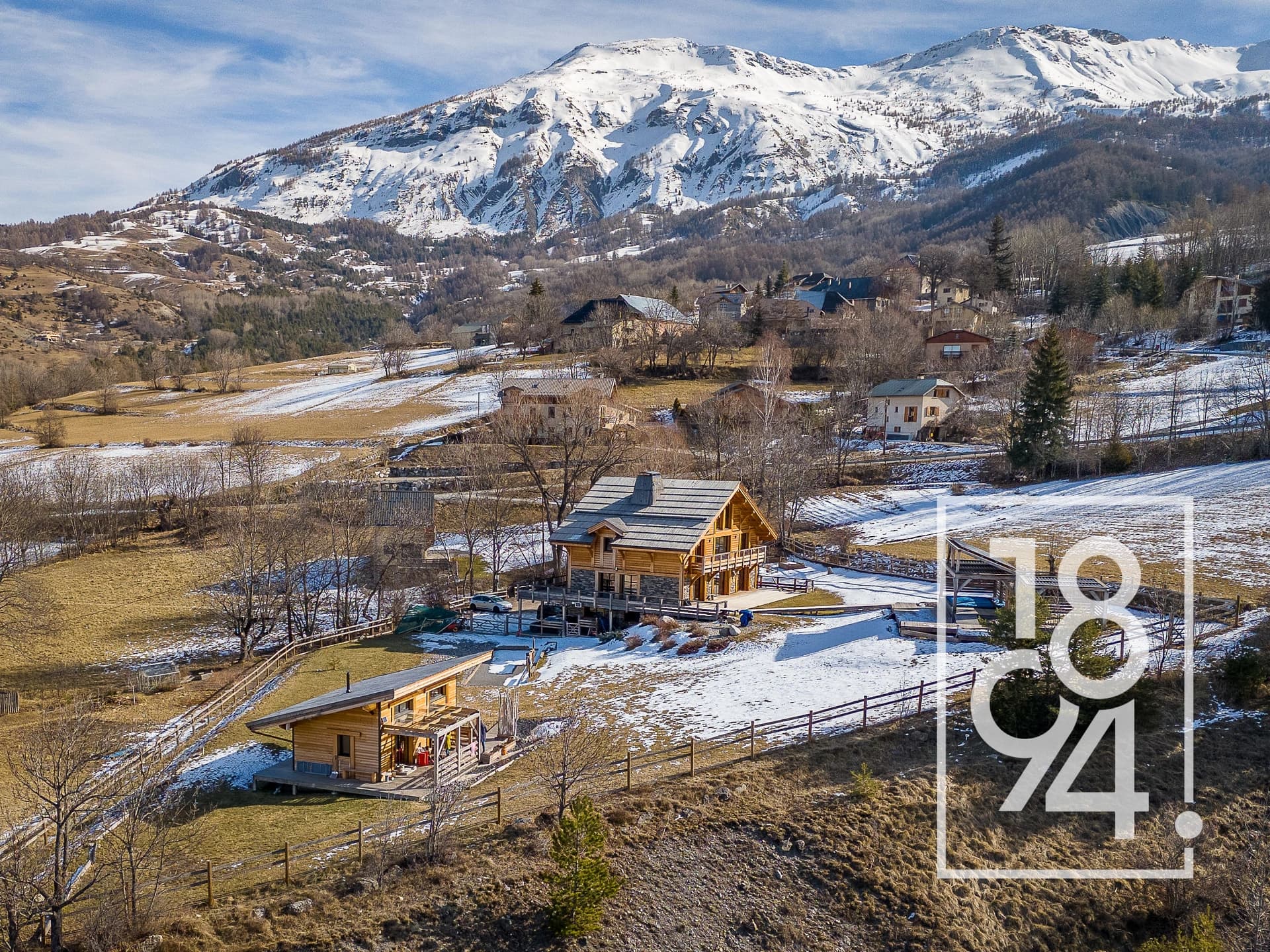 Chalet et maisonnette T9 à vendre Enchastrayes